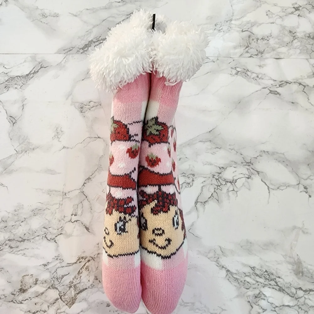 Strawberry Shortcake Non Slip Slipper Socks Women’s Shoe Size 4-10 Soft Knit NEW